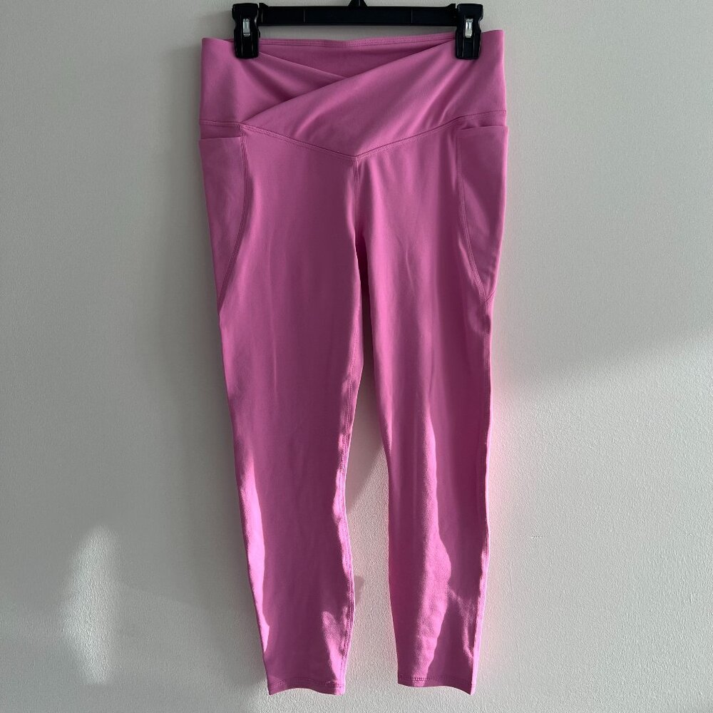 NWT Fabletics Oasis Crossover 7/8 Leggings Pink PureLuxe V Waist‎ M Athleisure